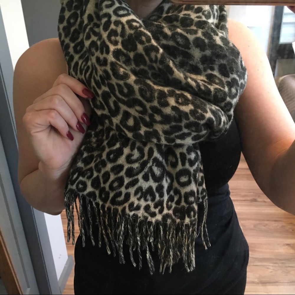 Black and gray reversible thick warm scarf